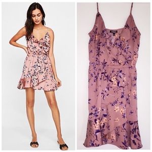 express wrap floral dress ✨ GOOD CONDITION ✨